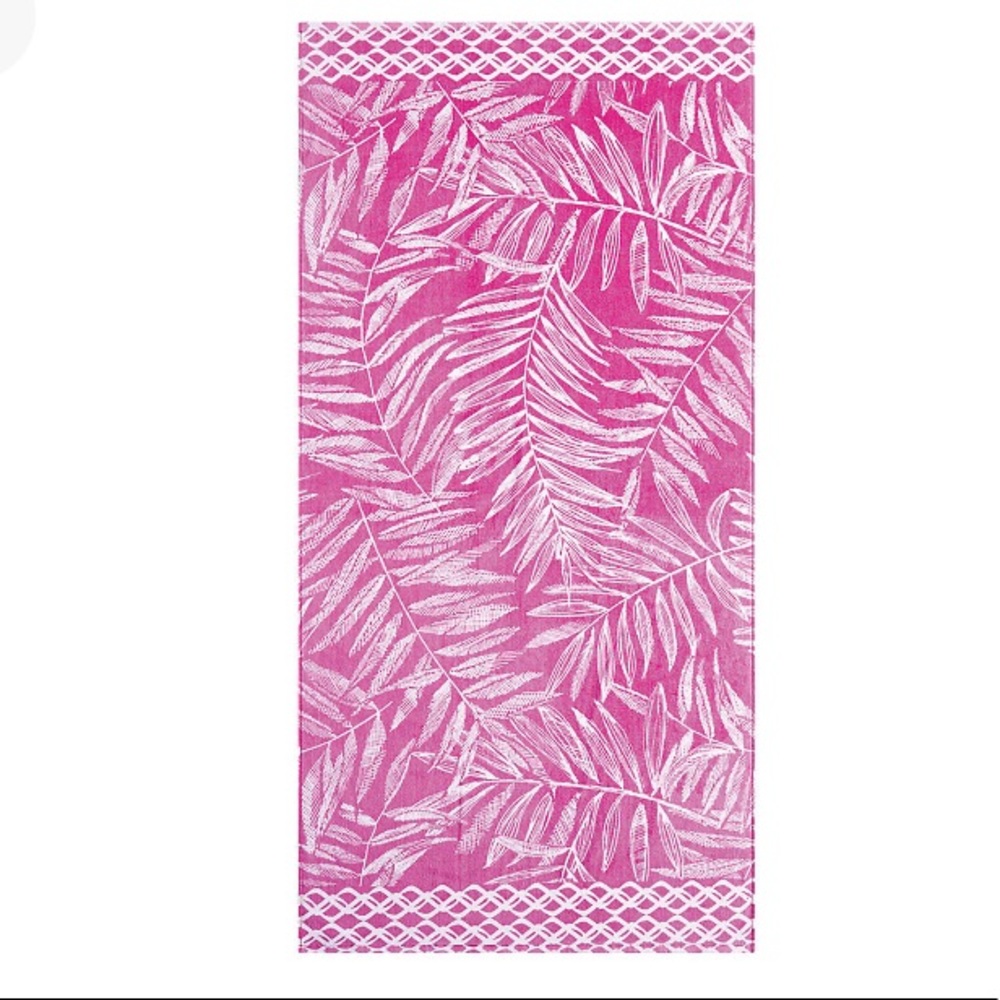 Crown & Ivy pink palm beach towel NWT